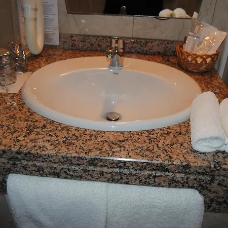 Peninsular- 2* Porto