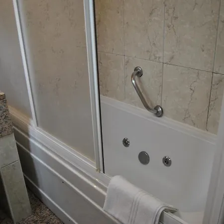 Peninsular- Hotel 2*